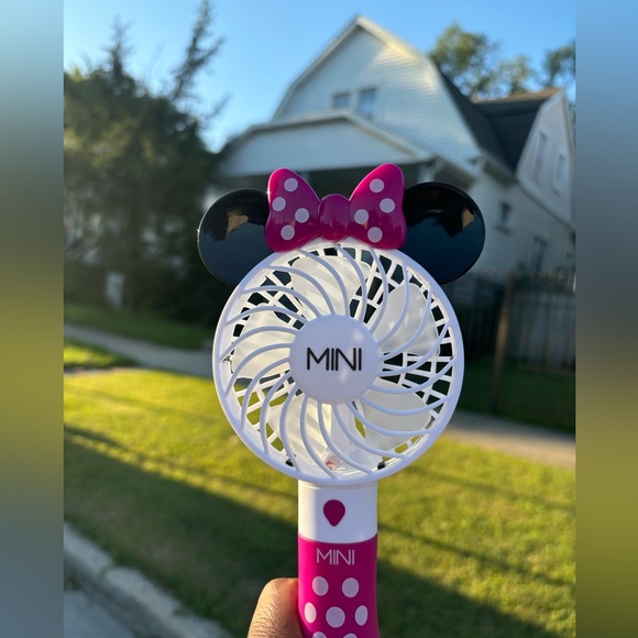 Minnie Hand Held Mini Fan Lights Up Fans 3 Speeds USB Rechargeable With Charger - Picture 4 of 13